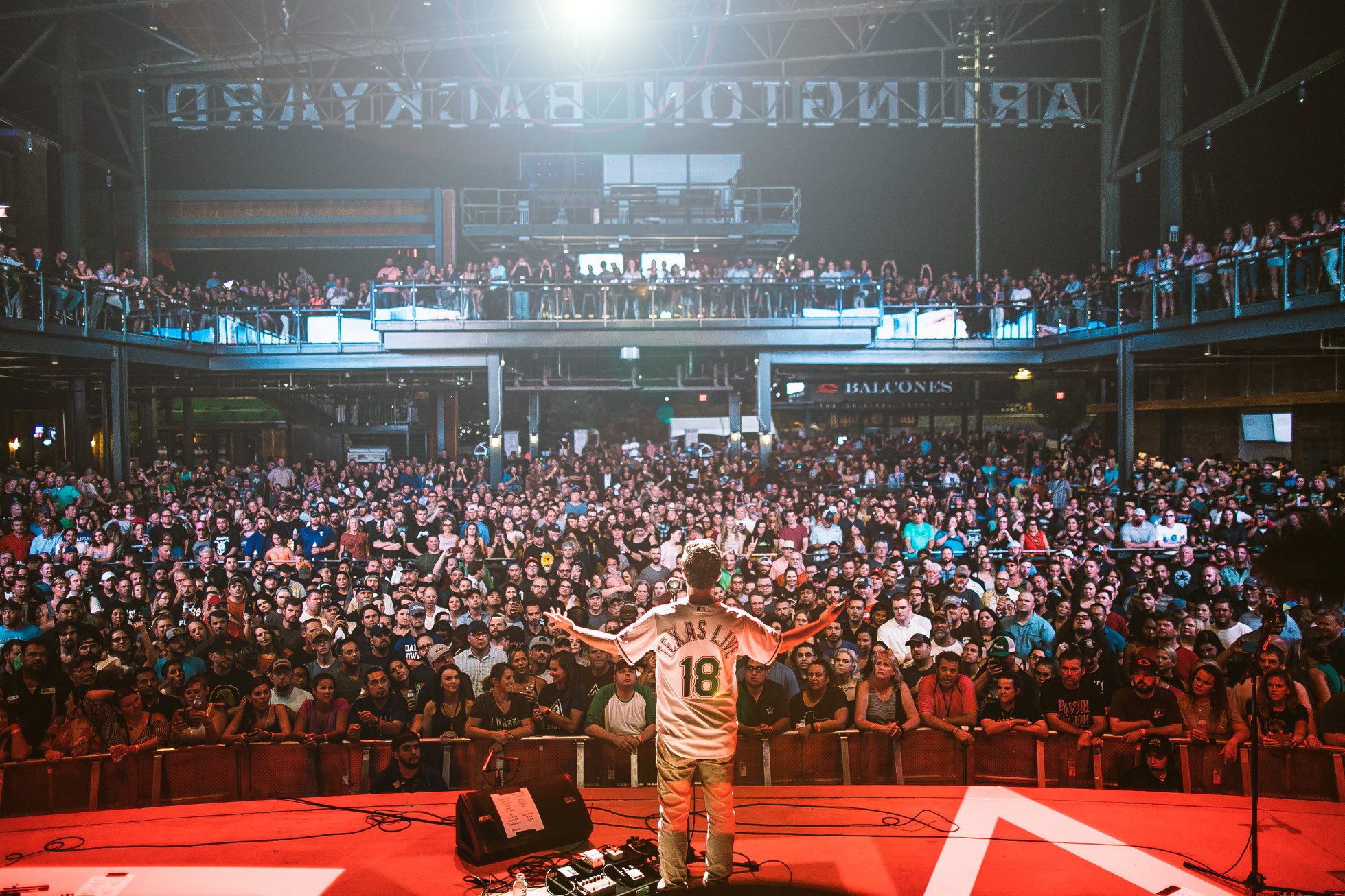 38928956_10103150433892274_7768915086147584000_n (1)